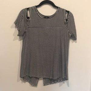Bobeau Women’s Navy and White Striped Top